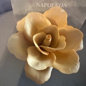 Napoleon Yellow Rose Ceramic Piece Made in Italy